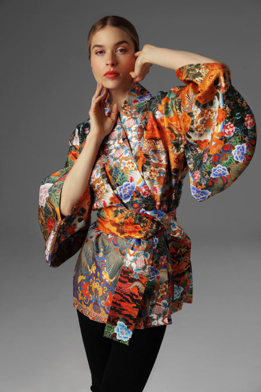 Kimono with Rich Eastern-Inspired Pattern