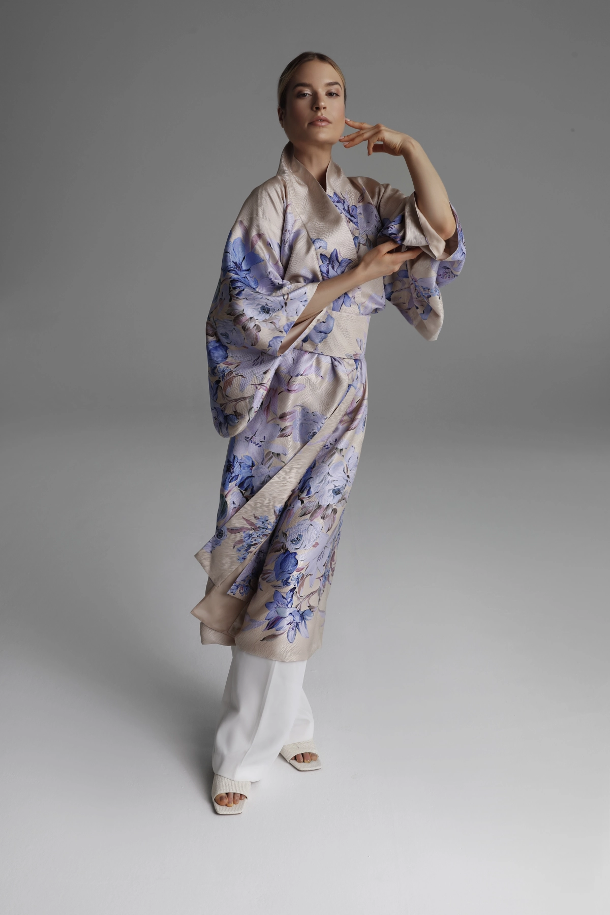 Model presenting a long silk kimono, Monika Adamska, front view.