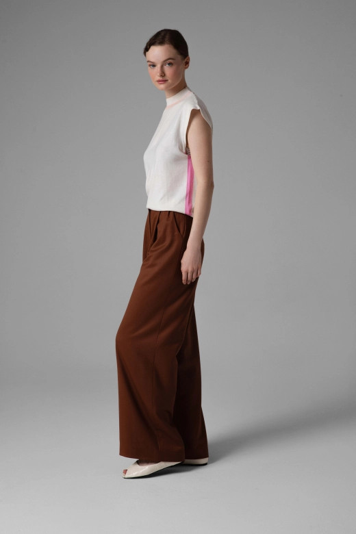 Brown wool trousers with pleats, wide-leg fit | Monika Adamska