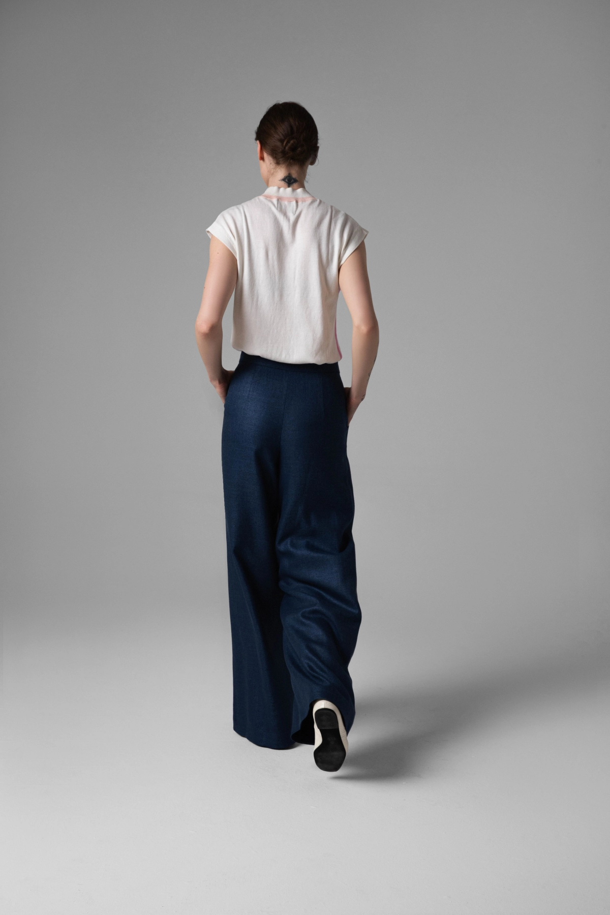 Noble fabric trousers Monika Adamska, wide legs, silk linen wool, model back view