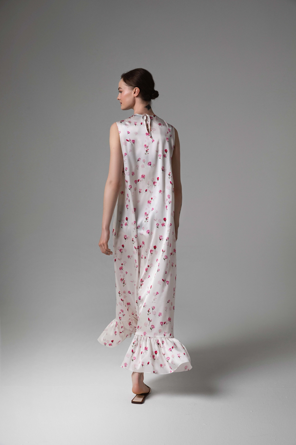 Silk sleeveless dress Monika Adamska, off-white with roses, back view