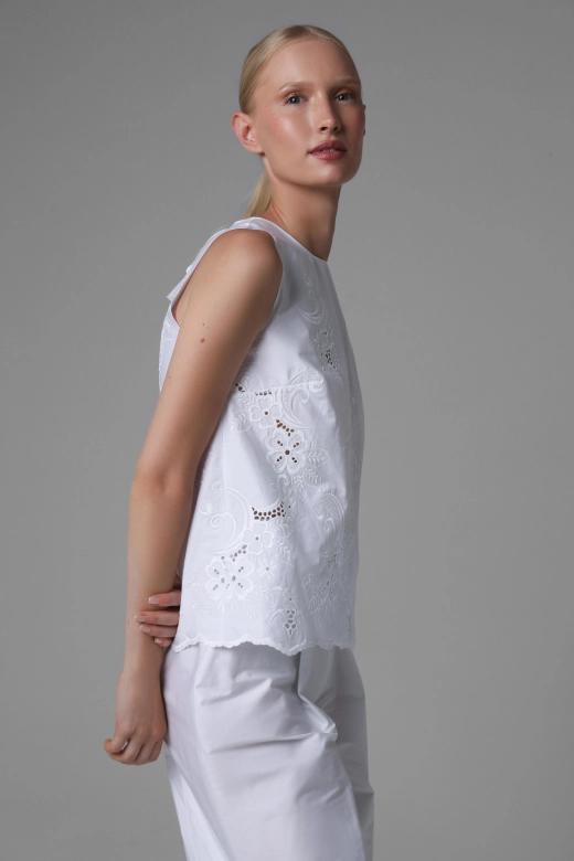 Embroidered cotton blouse, minimalist cut | Monika Adamska